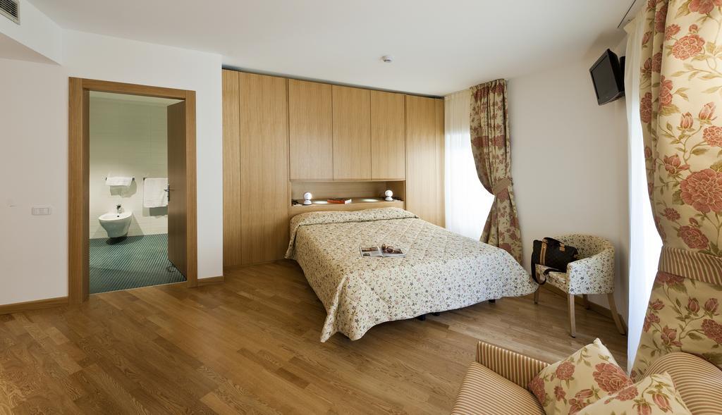 לביקו טרמה Hotel Romanda מראה חיצוני תמונה