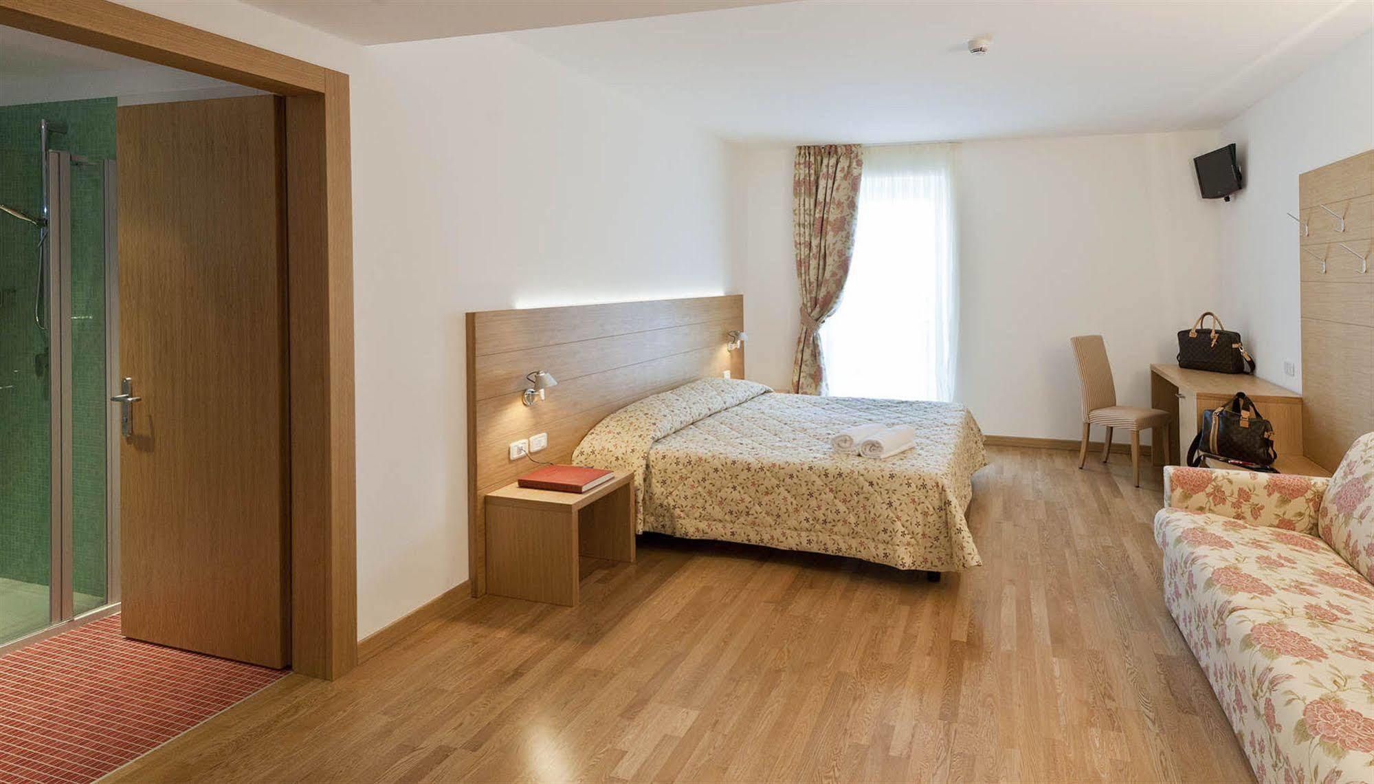 לביקו טרמה Hotel Romanda מראה חיצוני תמונה